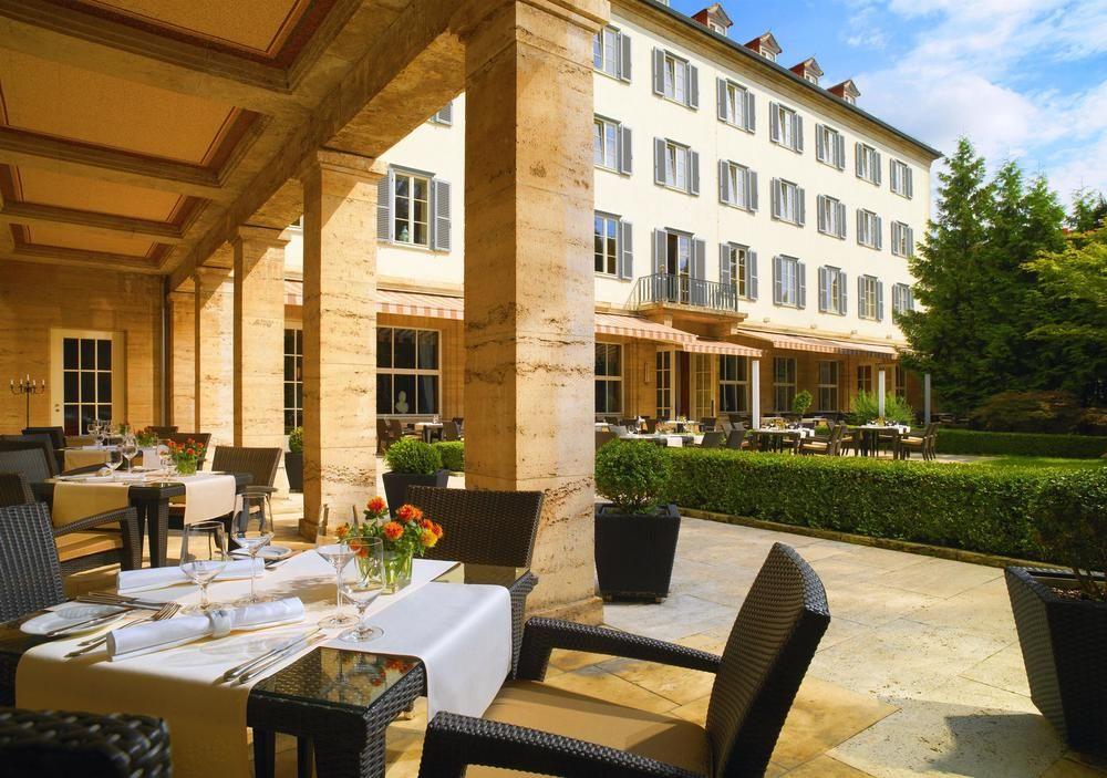 Hotel Elephant Weimar, Autograph Collection Bagian luar foto The hotel's restaurant