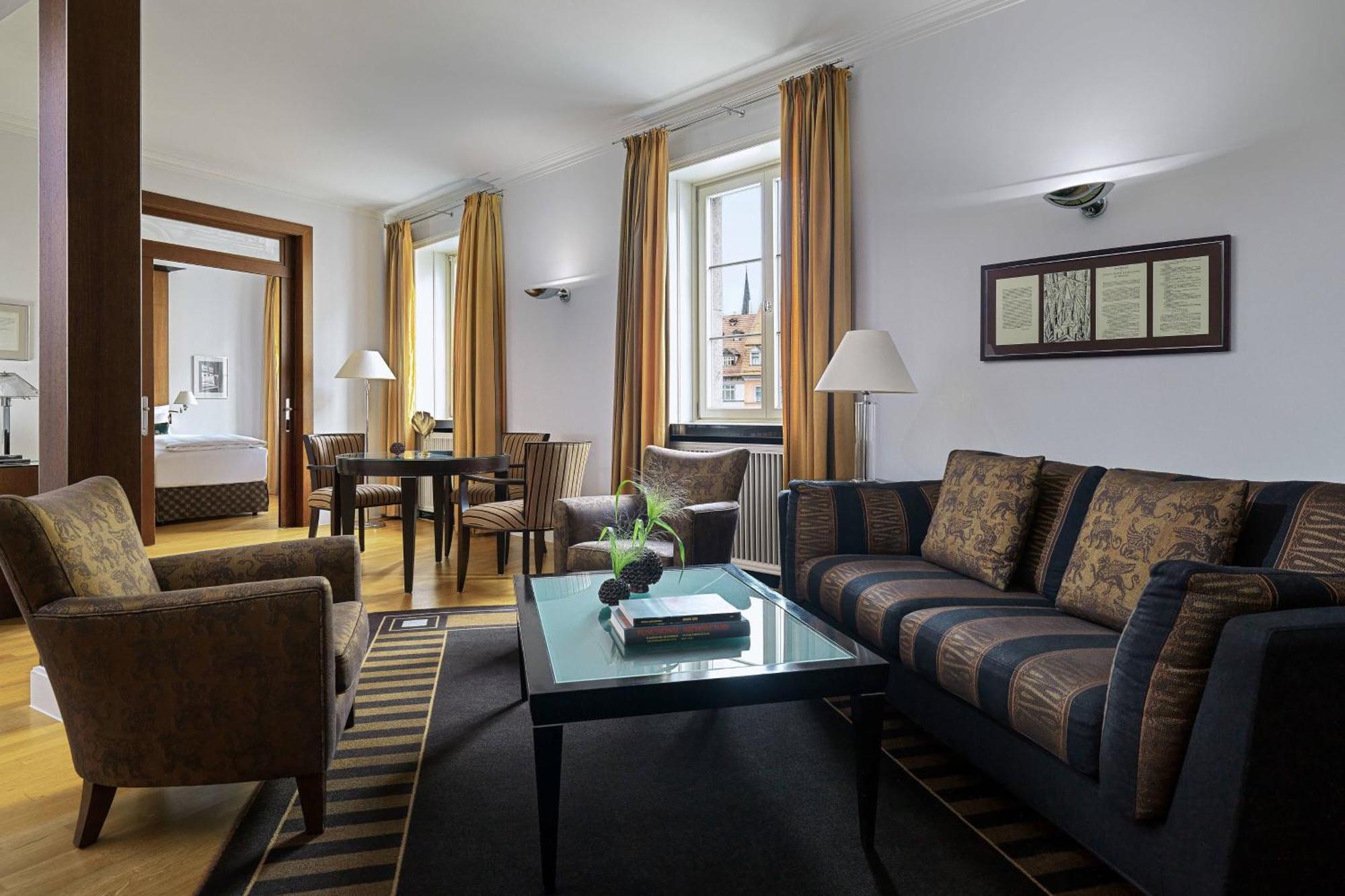 Hotel Elephant Weimar, Autograph Collection Bagian luar foto Suite at the Hotel