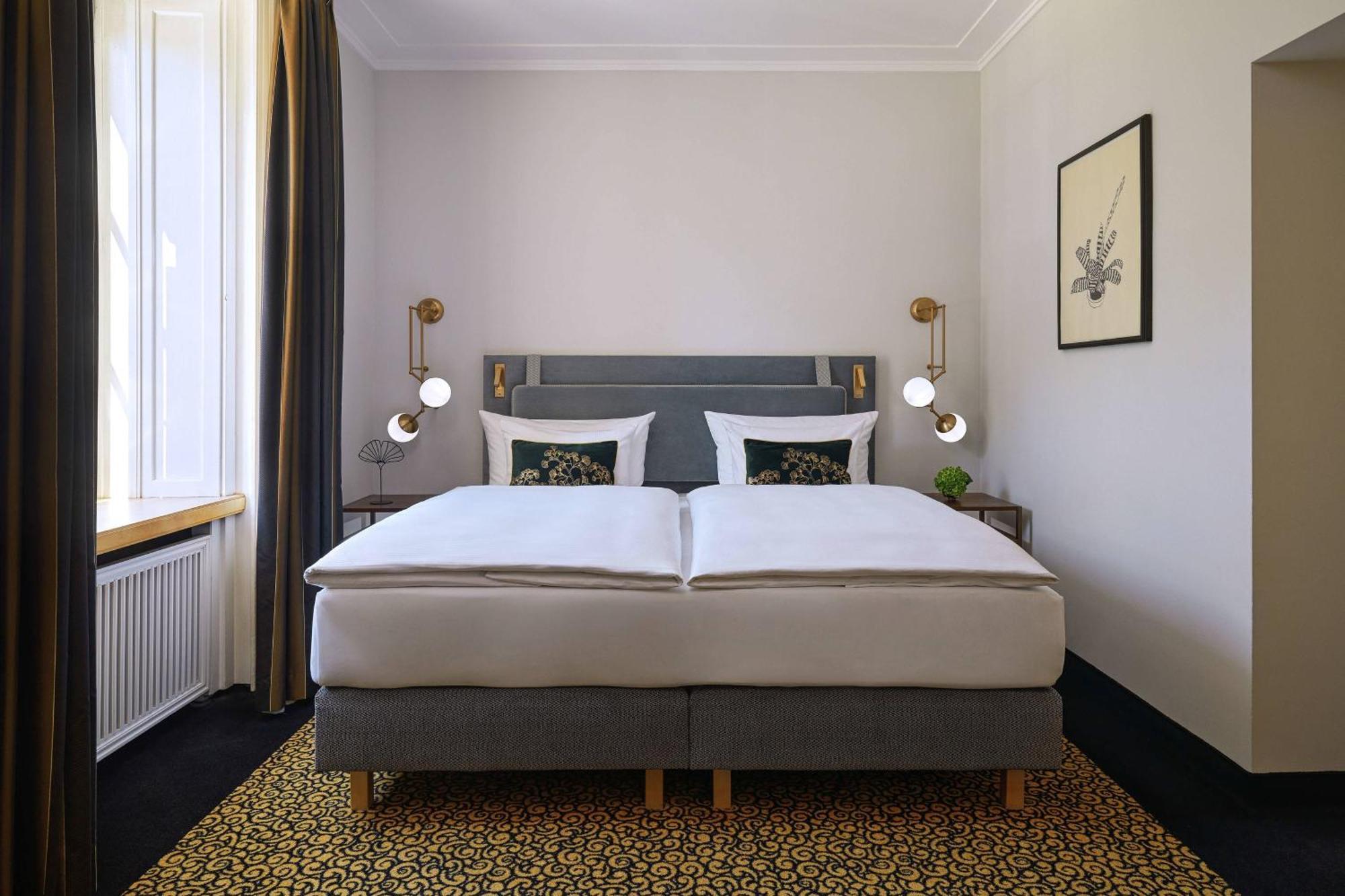 Hotel Elephant Weimar, Autograph Collection Bagian luar foto A room at the Hotel Axelmannstein