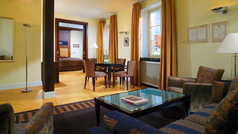 Hotel Elephant Weimar, Autograph Collection Bagian luar foto Suite at the Hotel