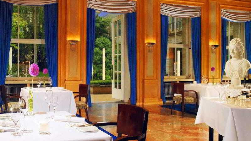 Hotel Elephant Weimar, Autograph Collection Bagian luar foto The restaurant
